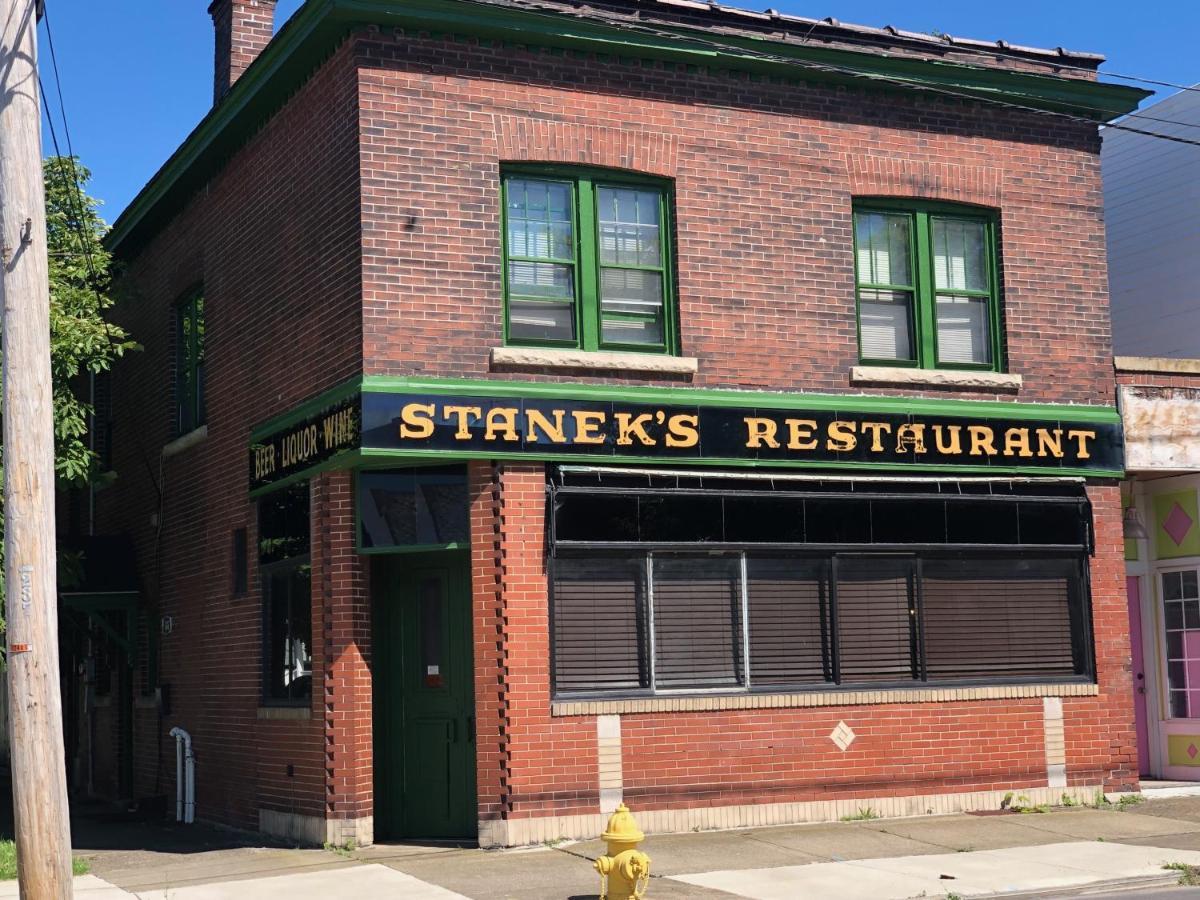 The Pub- 8Br Free Parking, Minutes From Falls & Casino Niagara Falls Bagian luar foto