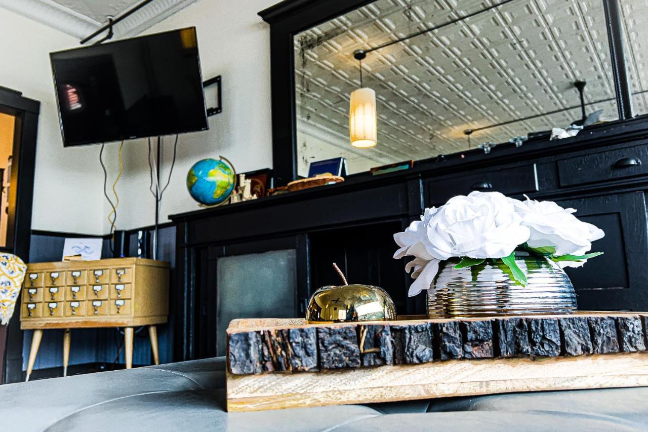 The Pub- 8Br Free Parking, Minutes From Falls & Casino Niagara Falls Bagian luar foto